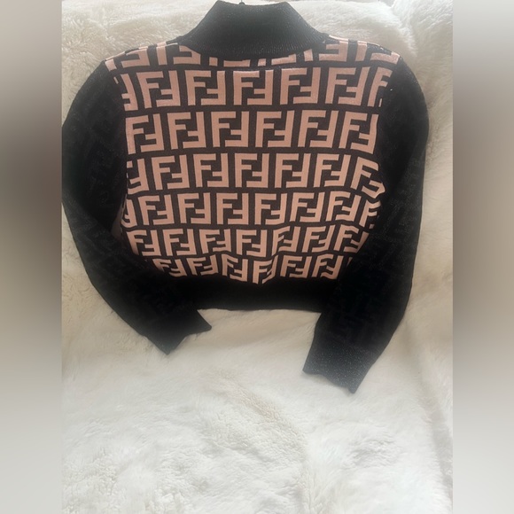 Tops - Fendi turtle neck top